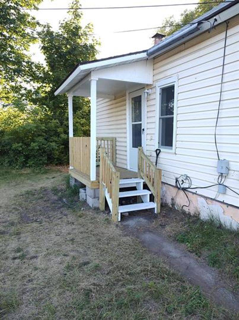 House for rent at 709 8th St, Menominee, MI 49858