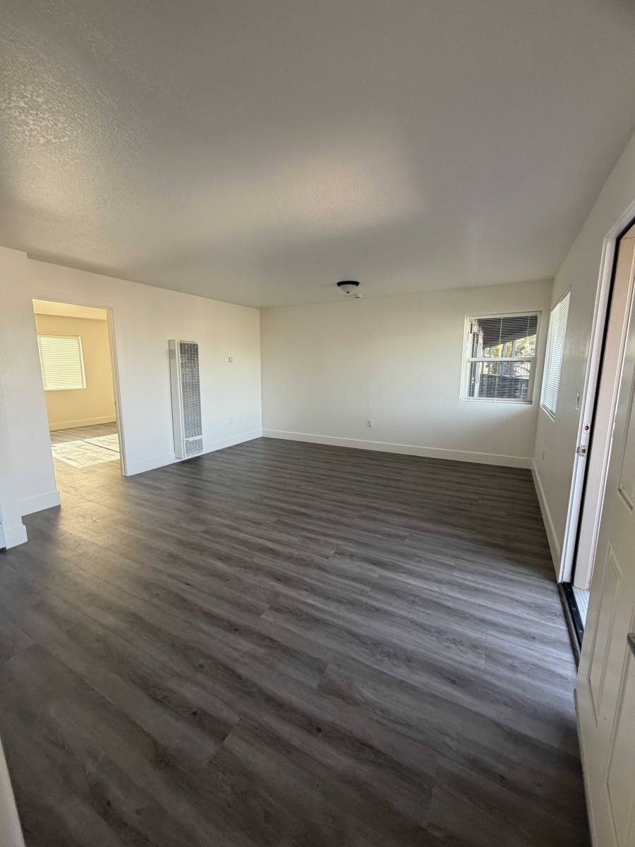 Apartment for rent at 1810 E 25th St #404, Oakland, CA 94606