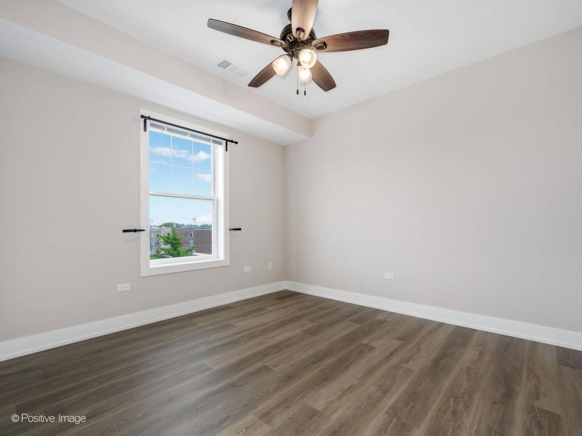 Apartment for rent at 261 Washington Blvd, Oak Park, IL 60302