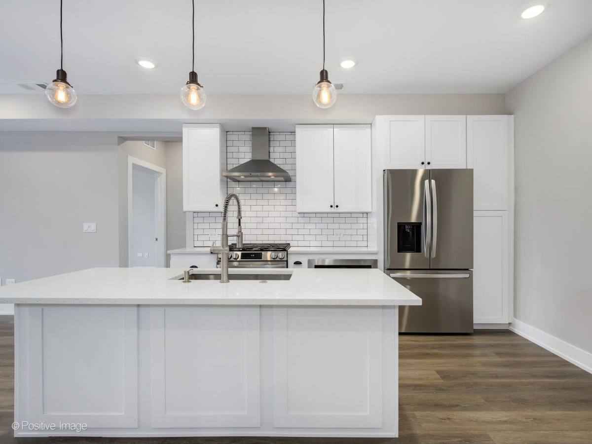 Apartment for rent at 261 Washington Blvd, Oak Park, IL 60302
