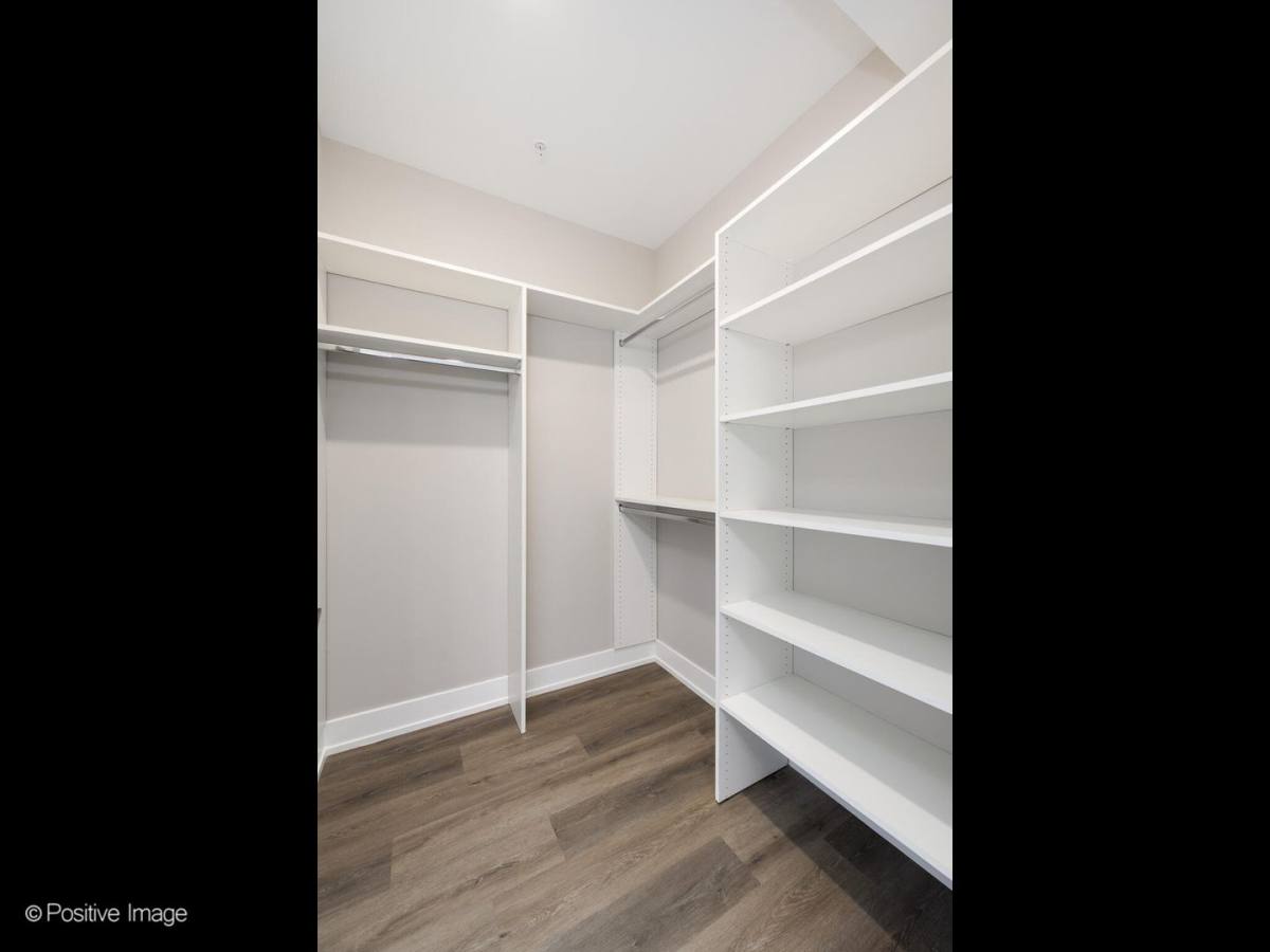 Apartment for rent at 261 Washington Blvd, Oak Park, IL 60302