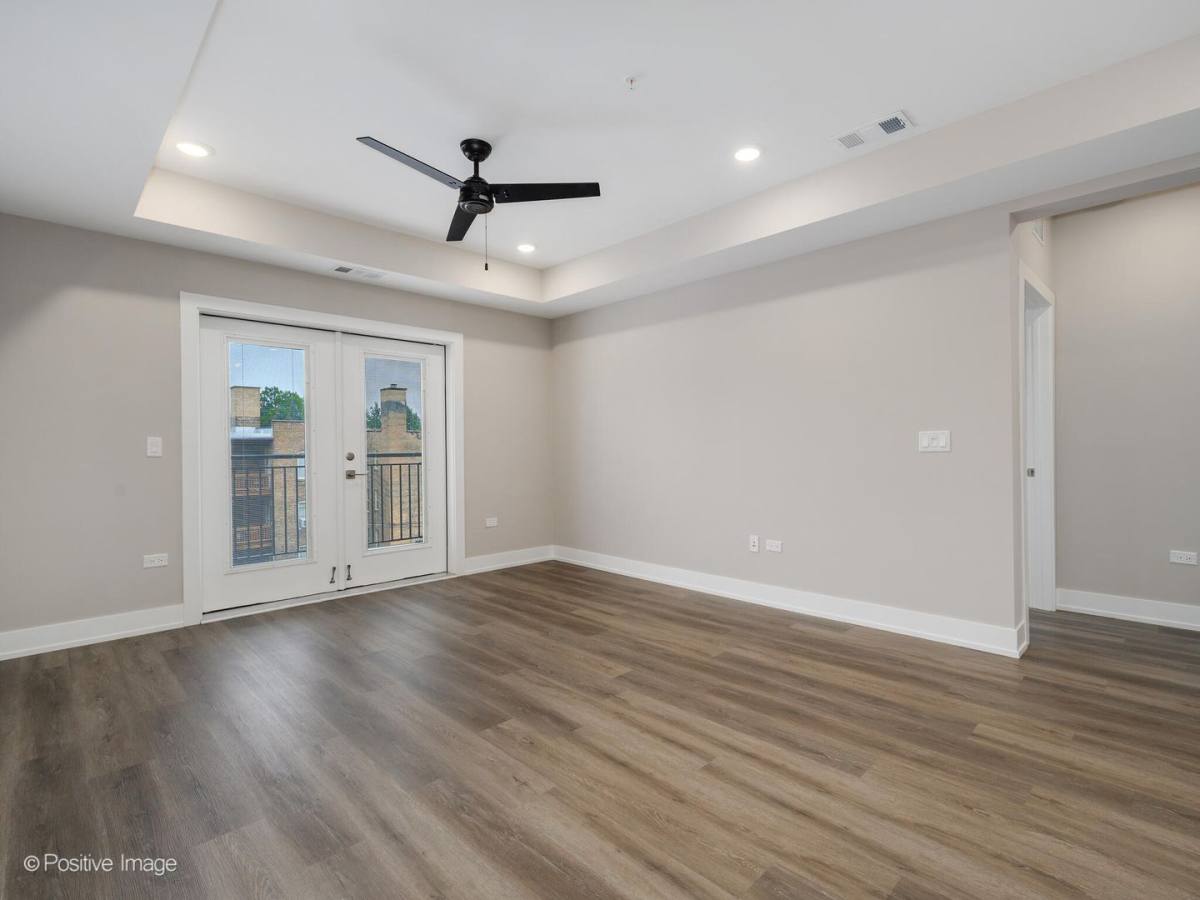 Apartment for rent at 261 Washington Blvd, Oak Park, IL 60302