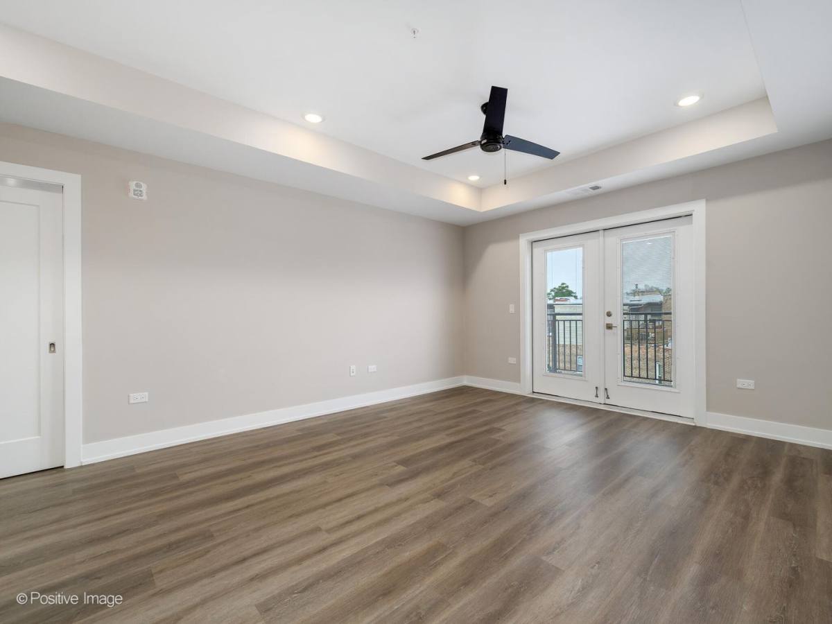 Apartment for rent at 261 Washington Blvd, Oak Park, IL 60302