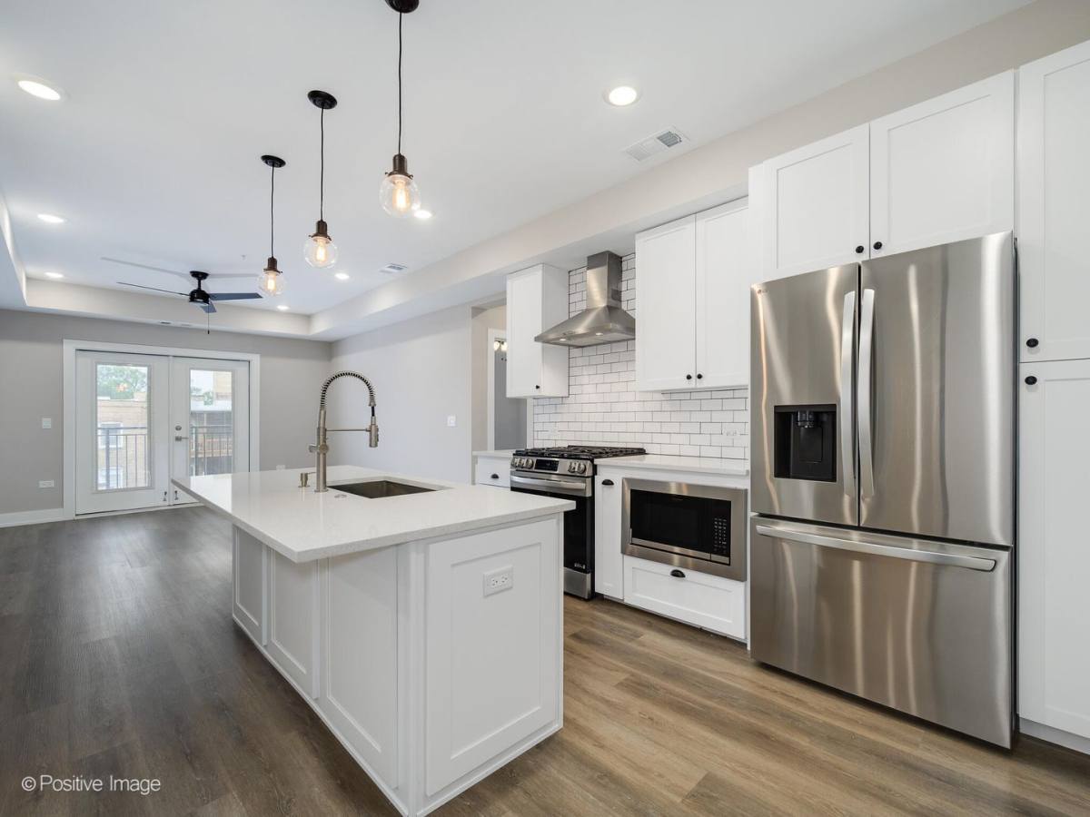Apartment for rent at 261 Washington Blvd, Oak Park, IL 60302