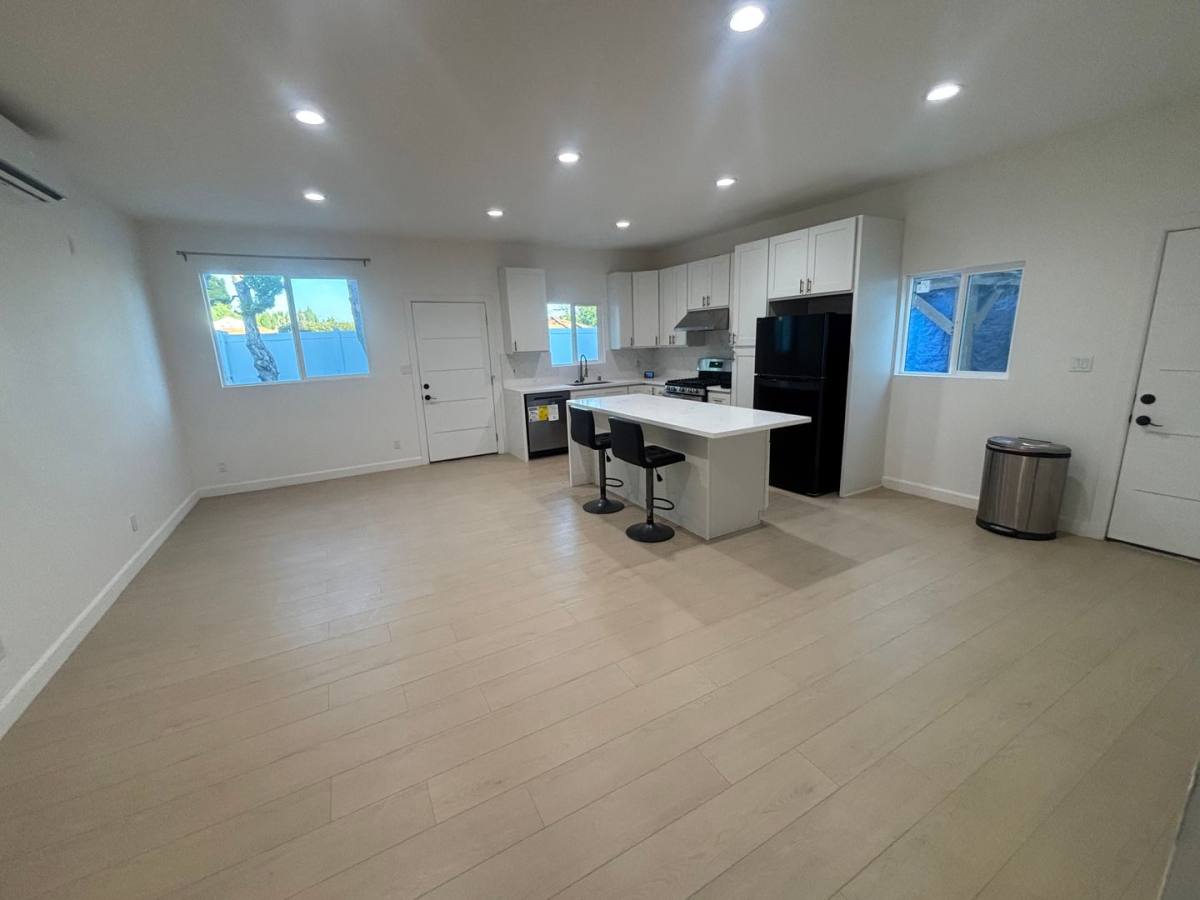 House for rent at 10941 Amestoy Ave, Granada Hills, CA 91344