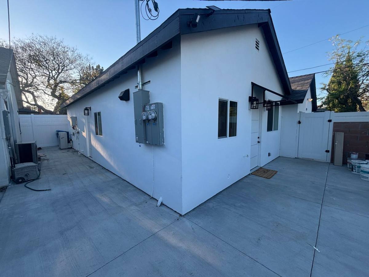 House for rent at 10941 Amestoy Ave, Granada Hills, CA 91344