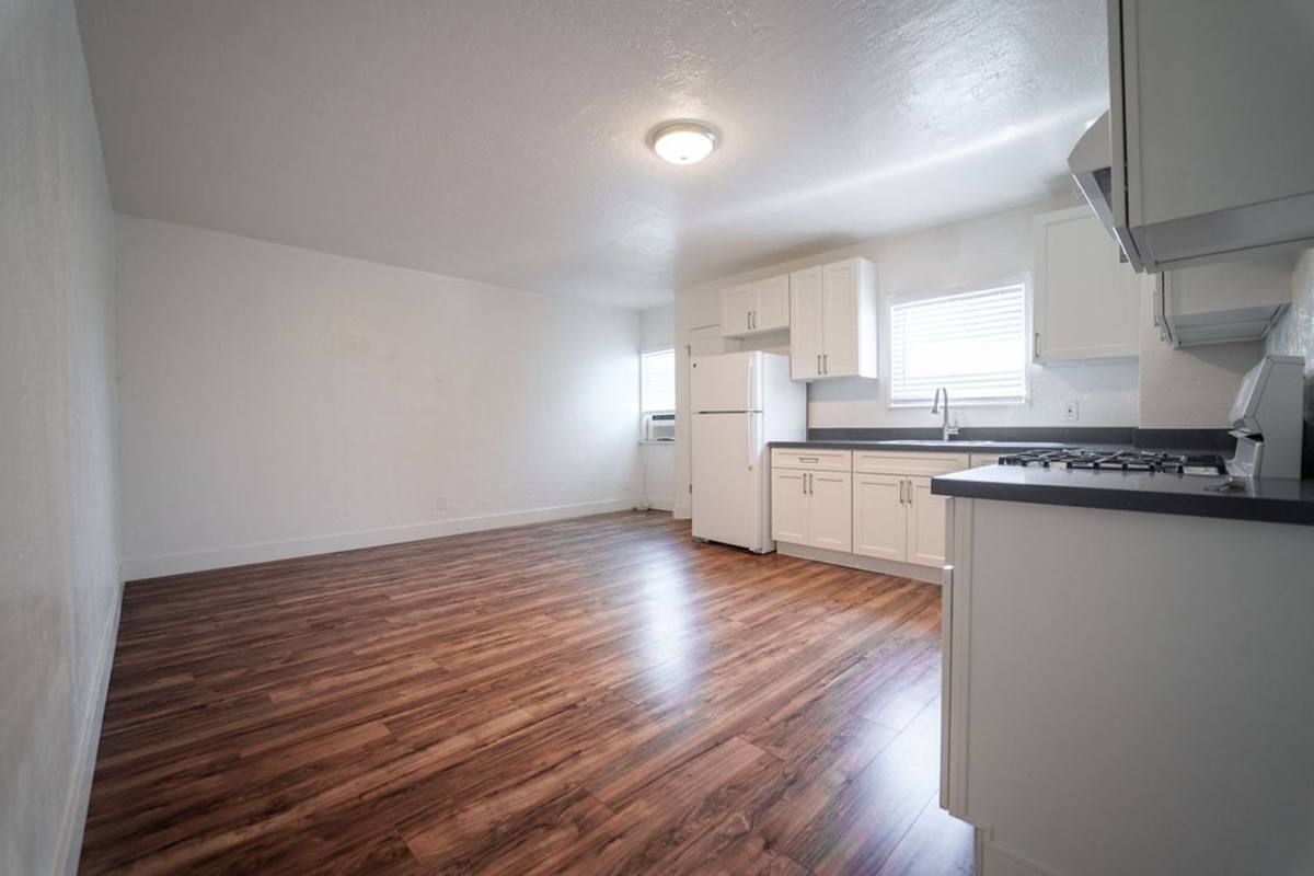 Apartment for rent at 45 W Tenth St, Pittsburg, CA 94565