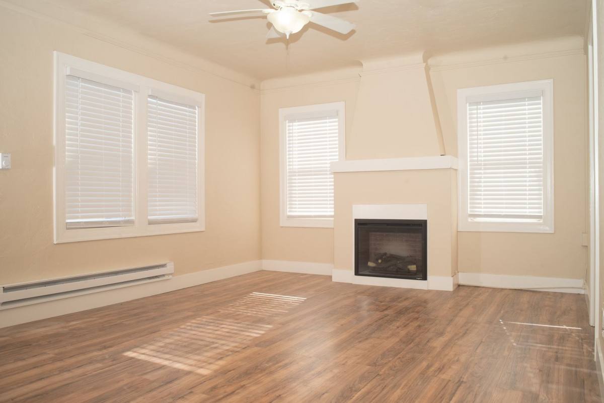 Apartment for rent at 45 W Tenth St, Pittsburg, CA 94565