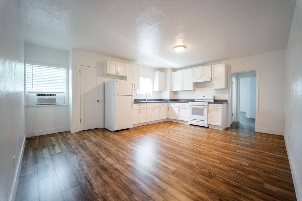 Apartment for rent at 45 W Tenth St, Pittsburg, CA 94565