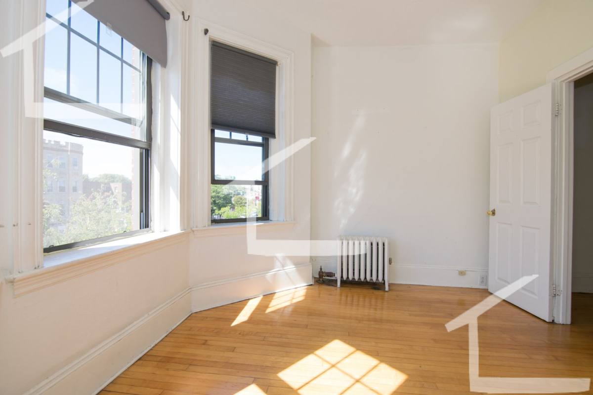 Apartment for rent at 27 Brighton Ave #10J, Allston, MA 02134