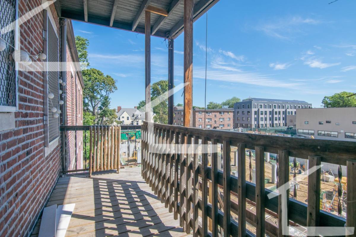Apartment for rent at 27 Brighton Ave #10J, Allston, MA 02134