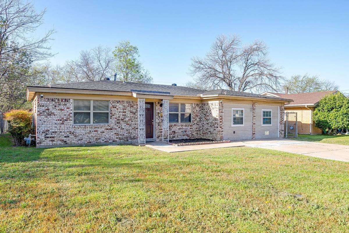 House for rent at 2101 Bettibart St, Fort Worth, TX 76134