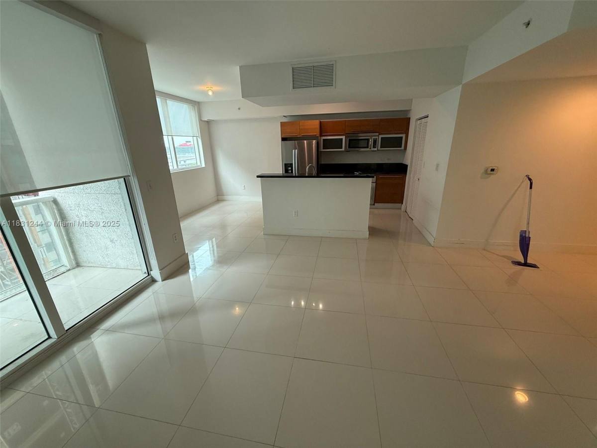 Apartment for rent at 244 Biscayne Blvd #908, Miami, FL 33132