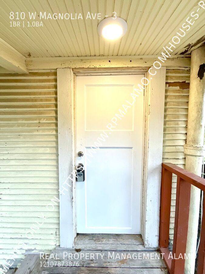 Apartment for rent at 810 W Magnolia Ave #3, San Antonio, TX 78212