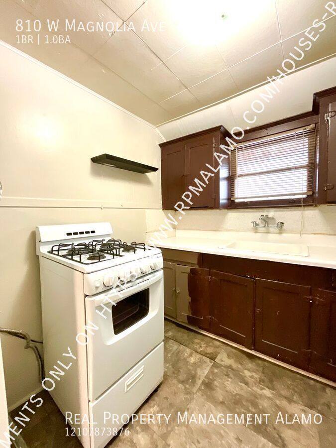 Apartment for rent at 810 W Magnolia Ave #3, San Antonio, TX 78212
