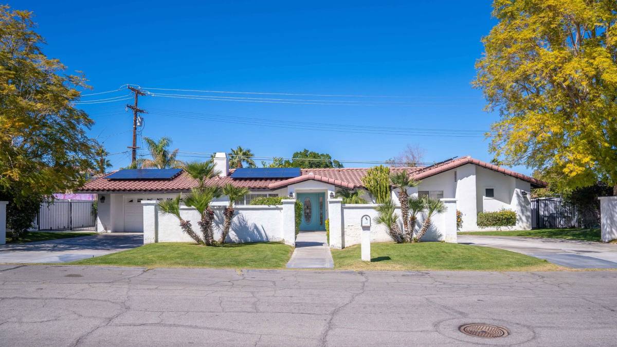 House for rent at 590 W Pico Rd, Palm Springs, CA 92262