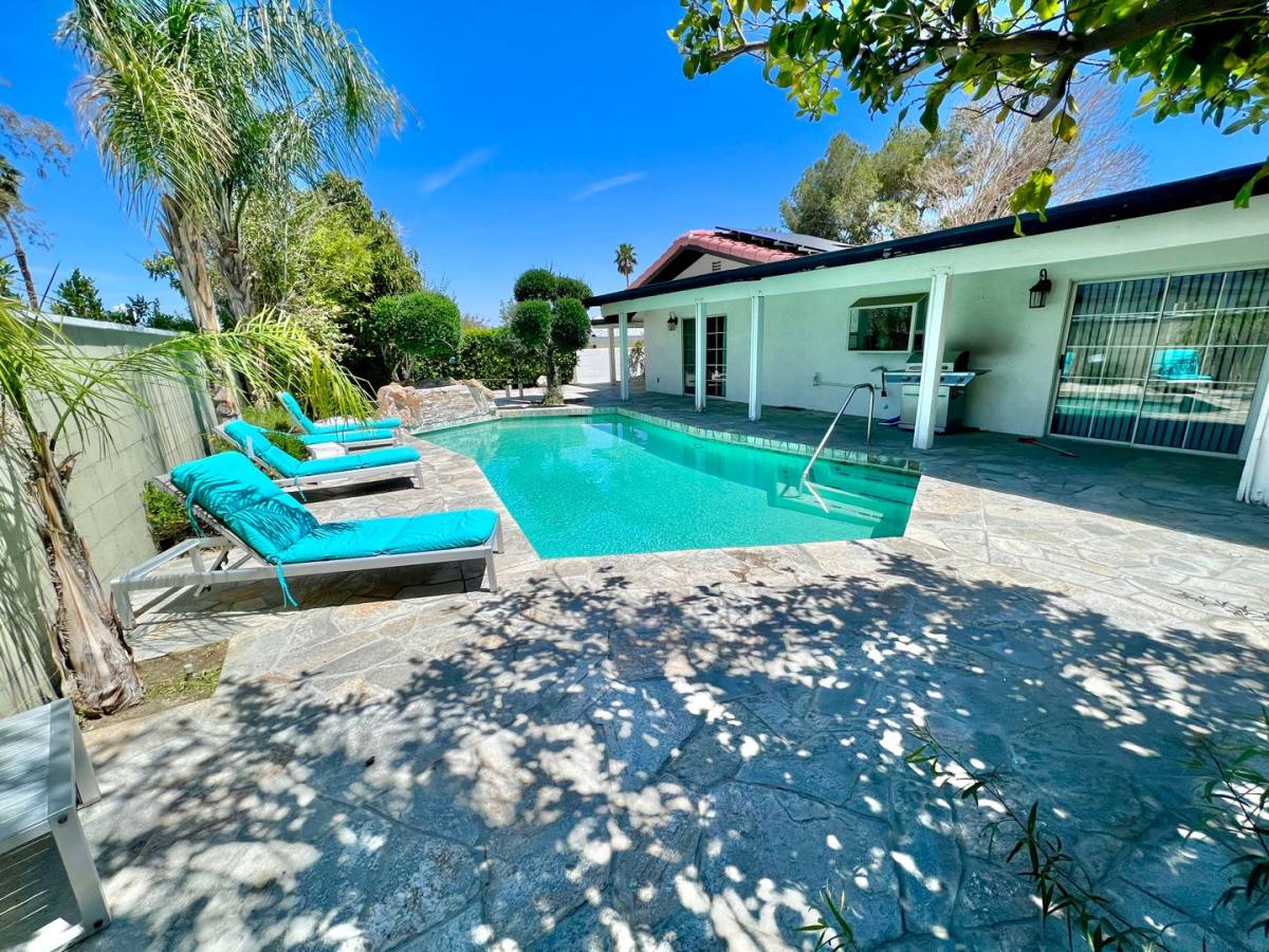 House for rent at 590 W Pico Rd, Palm Springs, CA 92262