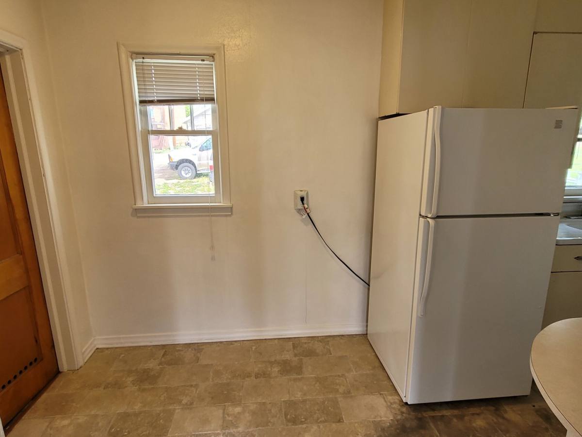 House for rent at 211 1 2 2nd Ave E, Dickinson, ND 58601
