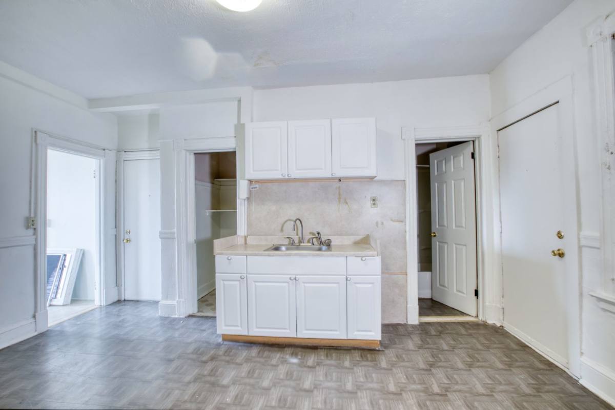 Apartment for rent at 825-829 Park St, Hartford, CT 06106
