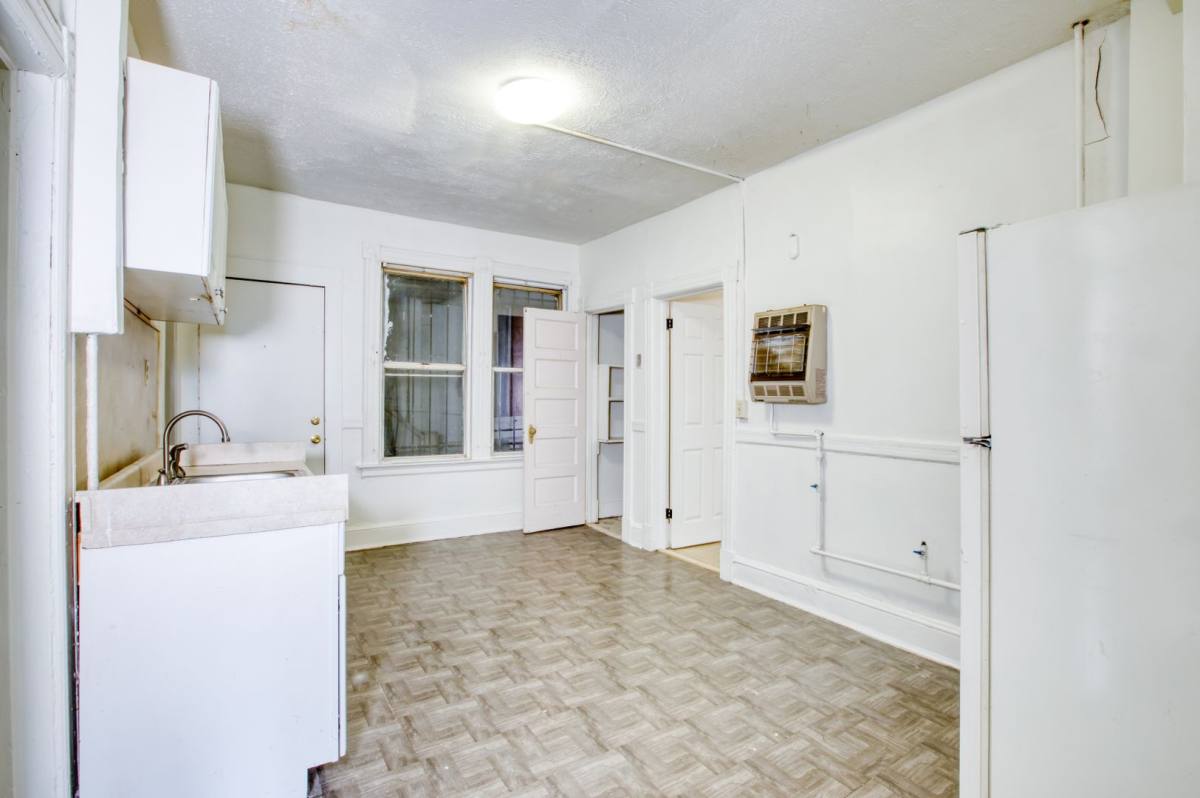 Apartment for rent at 825-829 Park St, Hartford, CT 06106
