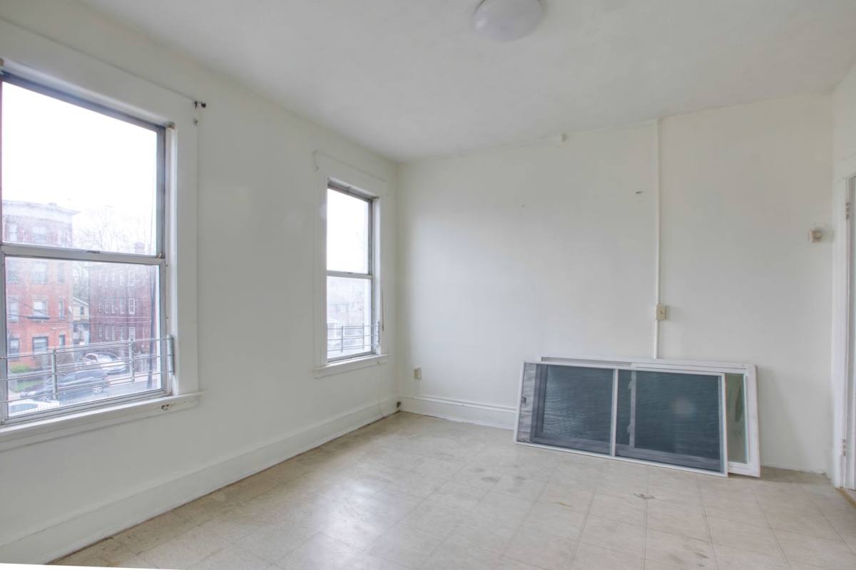 Apartment for rent at 825-829 Park St, Hartford, CT 06106