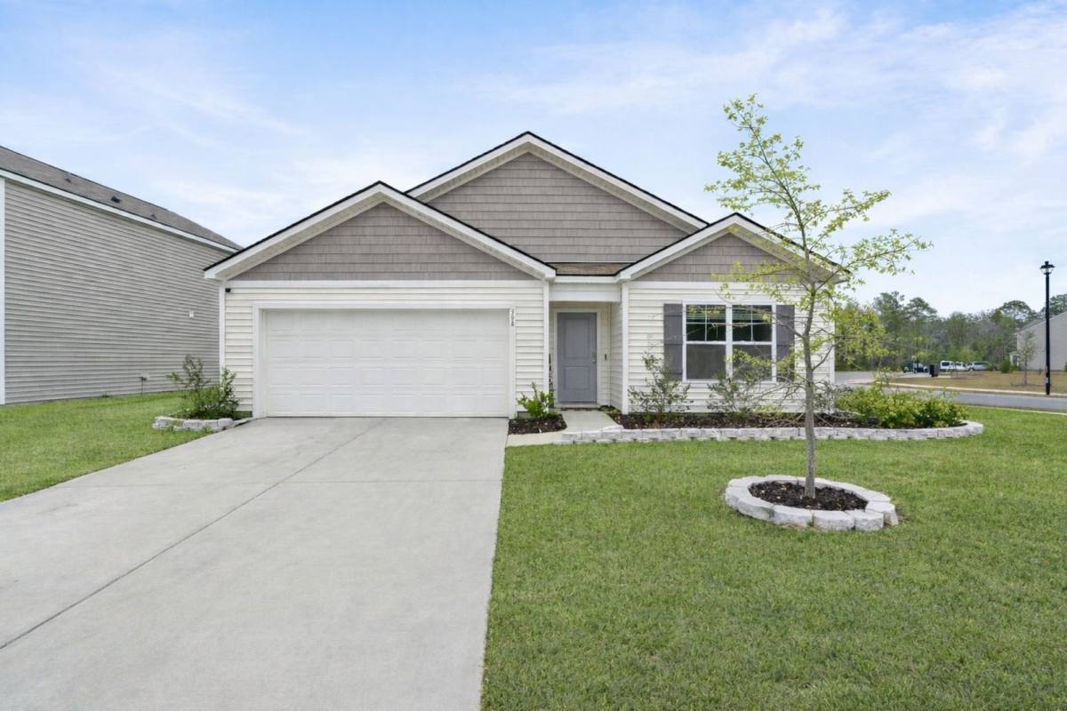 House for rent at 394 Coconut Dr, Bloomingdale, GA 31302
