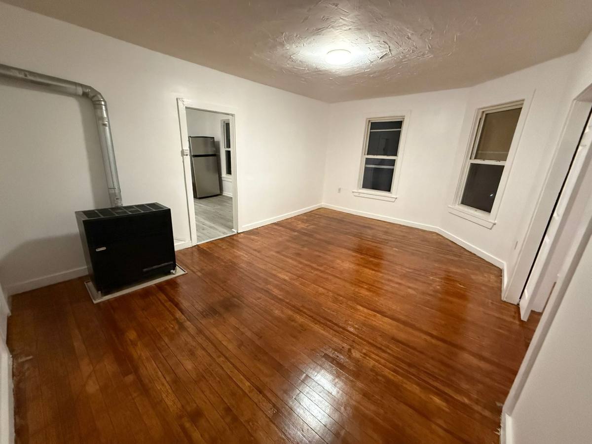 Apartment for rent at 5 Allen St, Worcester, MA 01610