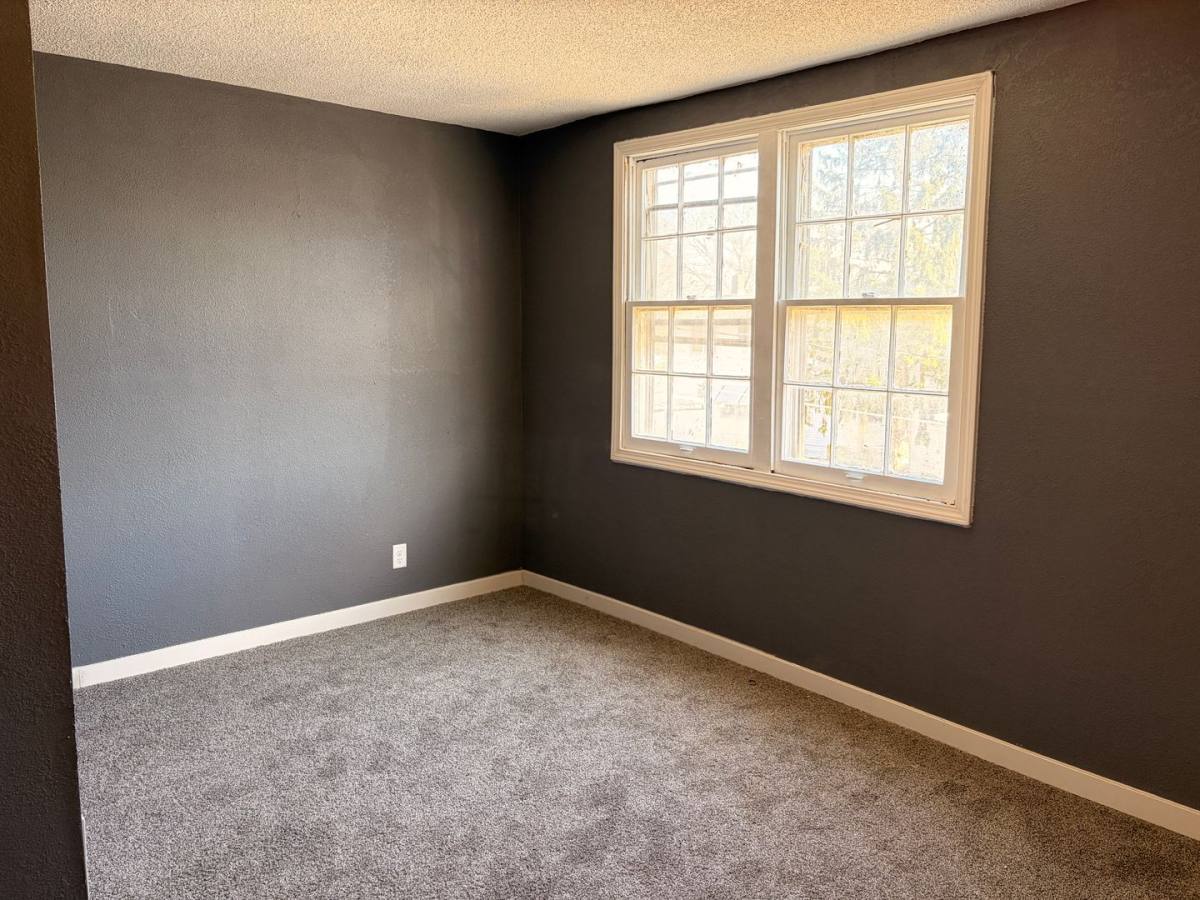 Apartment for rent at 46 Blackhawk Ave, Hanover, IL 61041