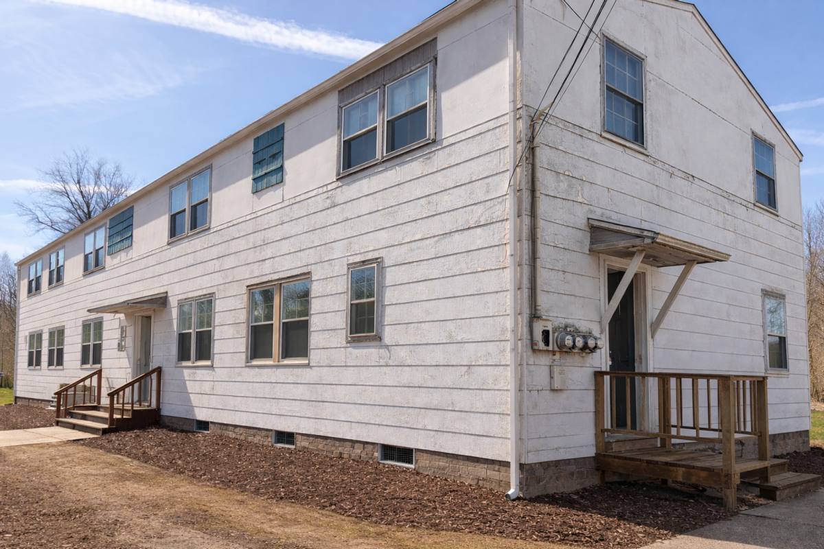 Apartment for rent at 46 Blackhawk Ave, Hanover, IL 61041
