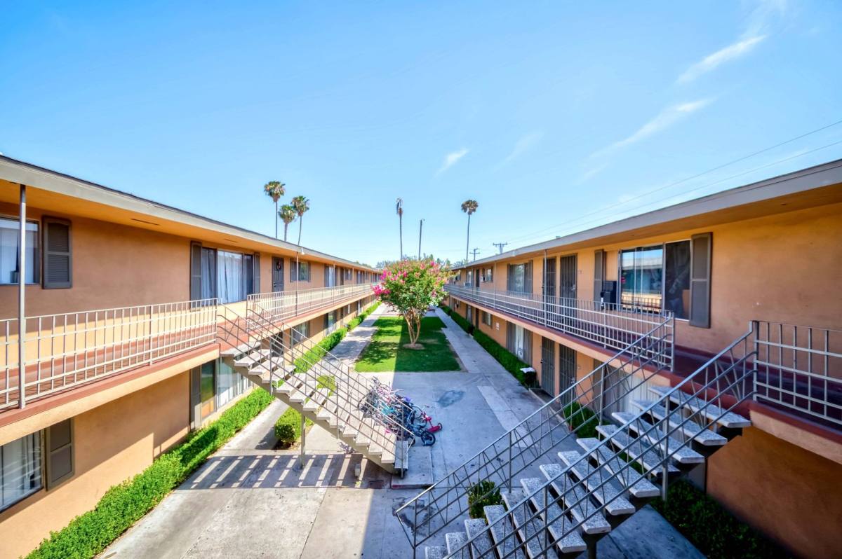 Apartment for rent at 7375 9th St, Buena Park, CA 90621