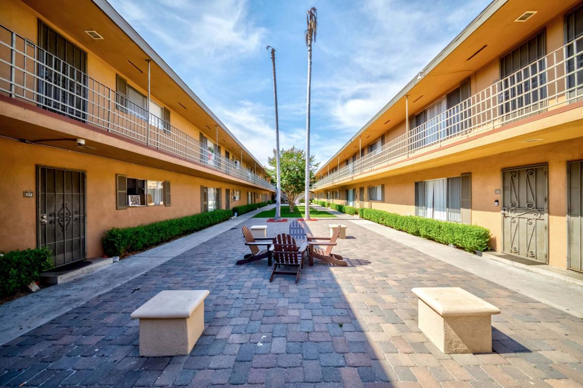 Apartment for rent at 7375 9th St, Buena Park, CA 90621