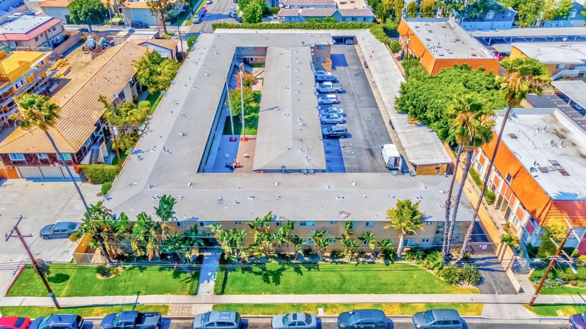 Apartment for rent at 7375 9th St, Buena Park, CA 90621