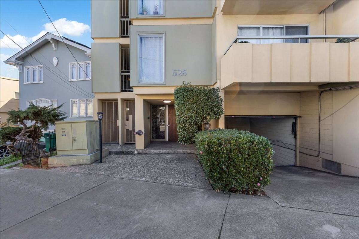 Apartment for rent at 528 Merritt Ave, Oakland, CA 94610