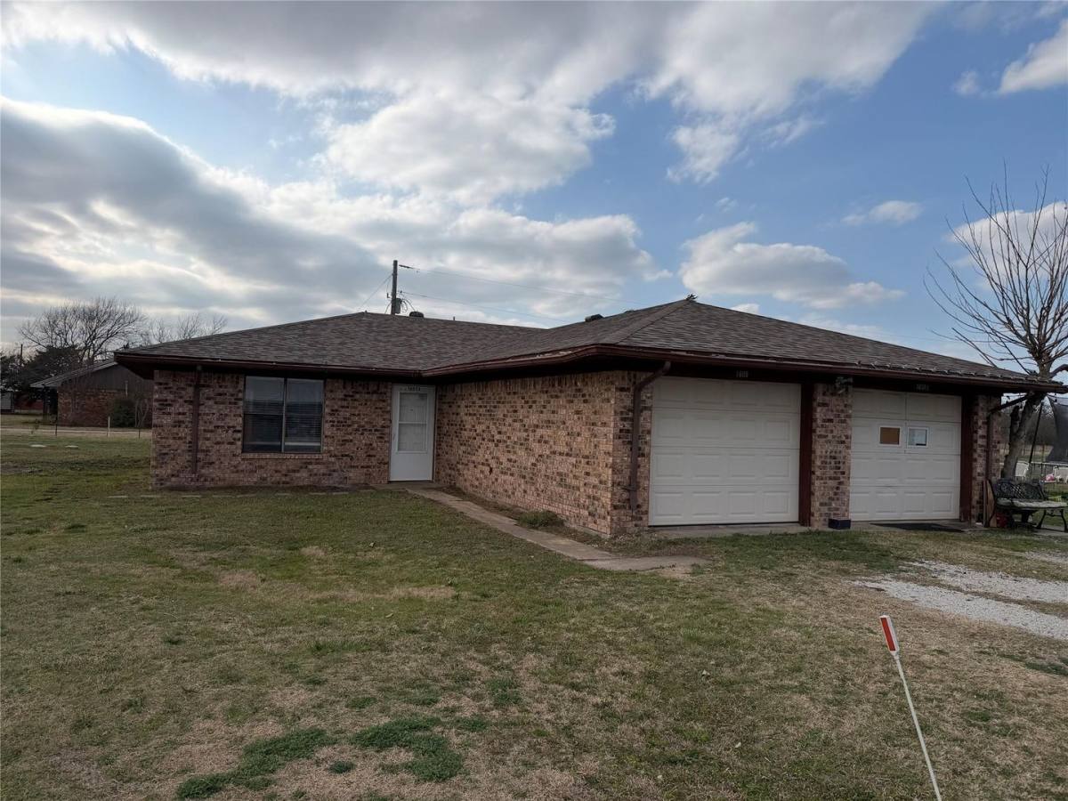 Townhouse for rent at 1605 Oak Circle #A, Anna, TX 75409