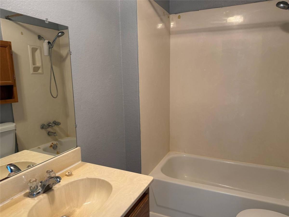 Townhouse for rent at 1605 Oak Circle #A, Anna, TX 75409