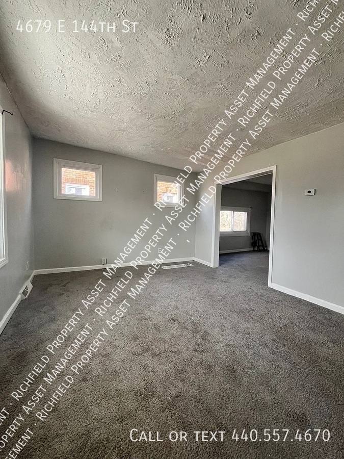 House for rent at 4679 E 144th St, Cleveland, OH 44128