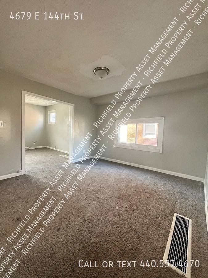 House for rent at 4679 E 144th St, Cleveland, OH 44128