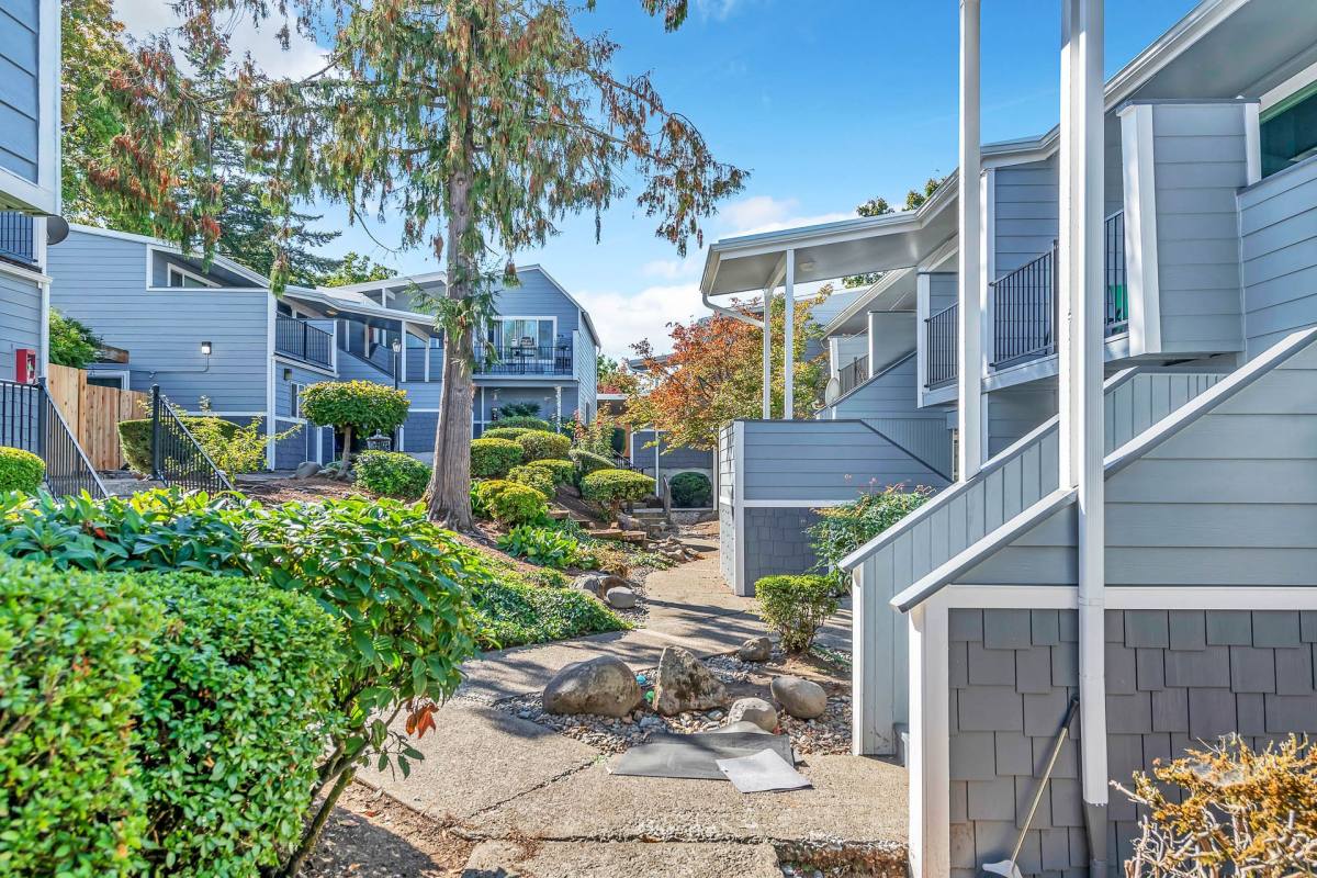 Apartment for rent at 151 - 199 25th St NE, Salem, OR 97301