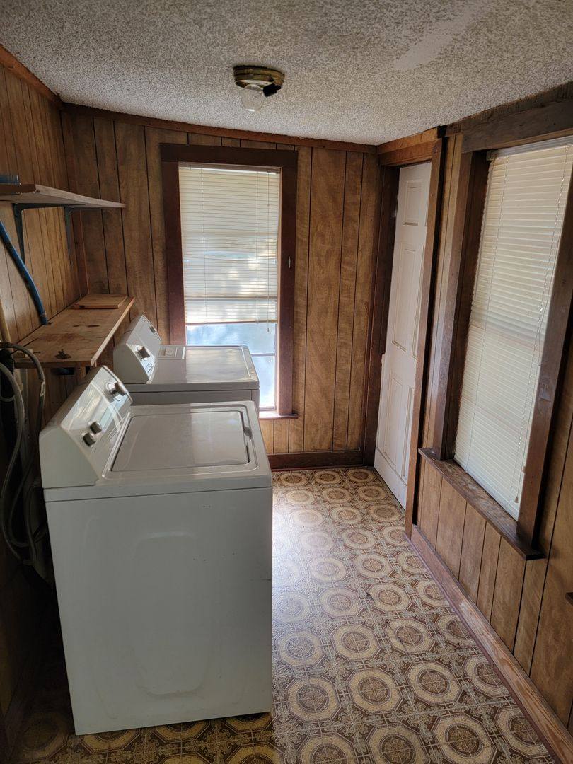 Apartment for rent at 342 Prospect St, Shreveport, LA 71104