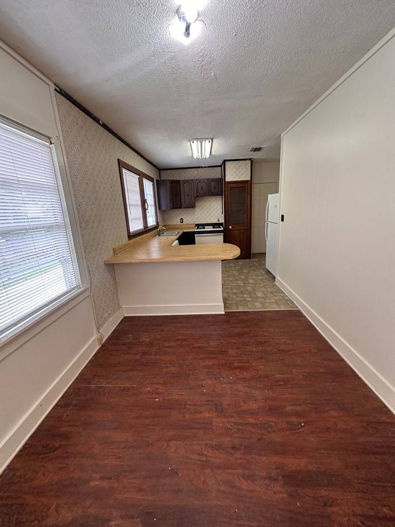 Apartment for rent at 342 Prospect St, Shreveport, LA 71104