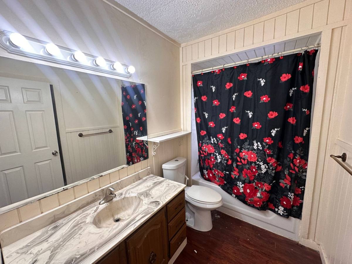 Apartment for rent at 342 Prospect St, Shreveport, LA 71104