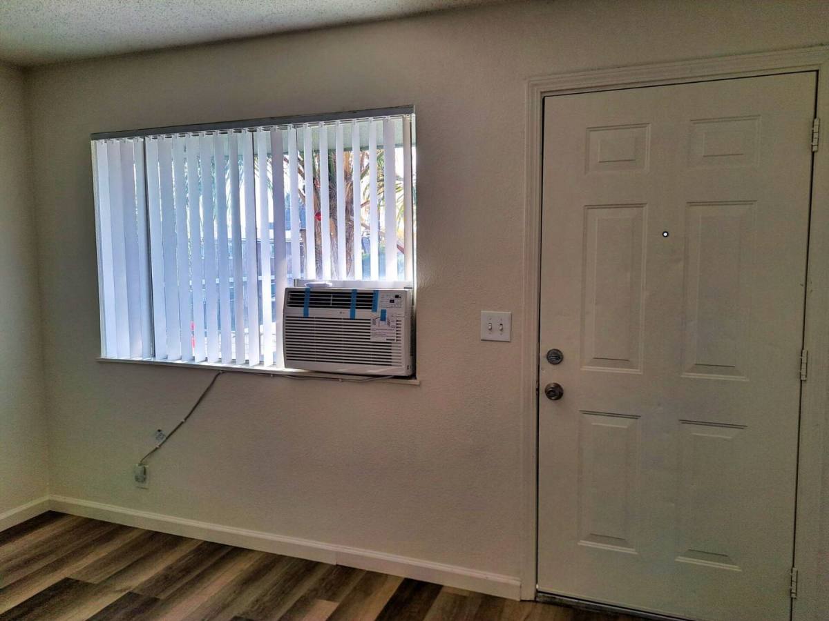 Apartment for rent at 424 S Chestnut Ave, Fresno, CA 93702