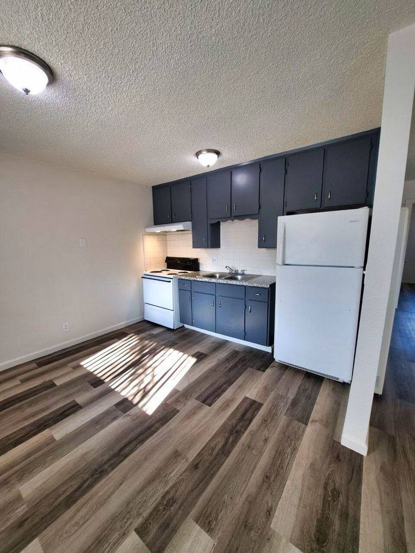 Apartment for rent at 424 S Chestnut Ave, Fresno, CA 93702
