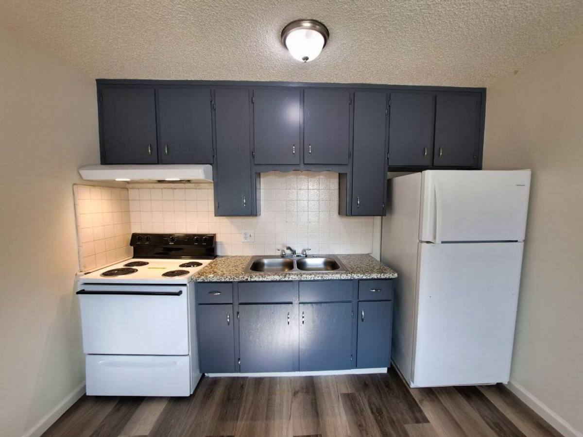 Apartment for rent at 424 S Chestnut Ave, Fresno, CA 93702