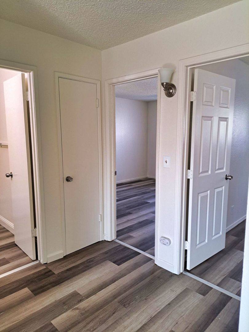Apartment for rent at 424 S Chestnut Ave, Fresno, CA 93702
