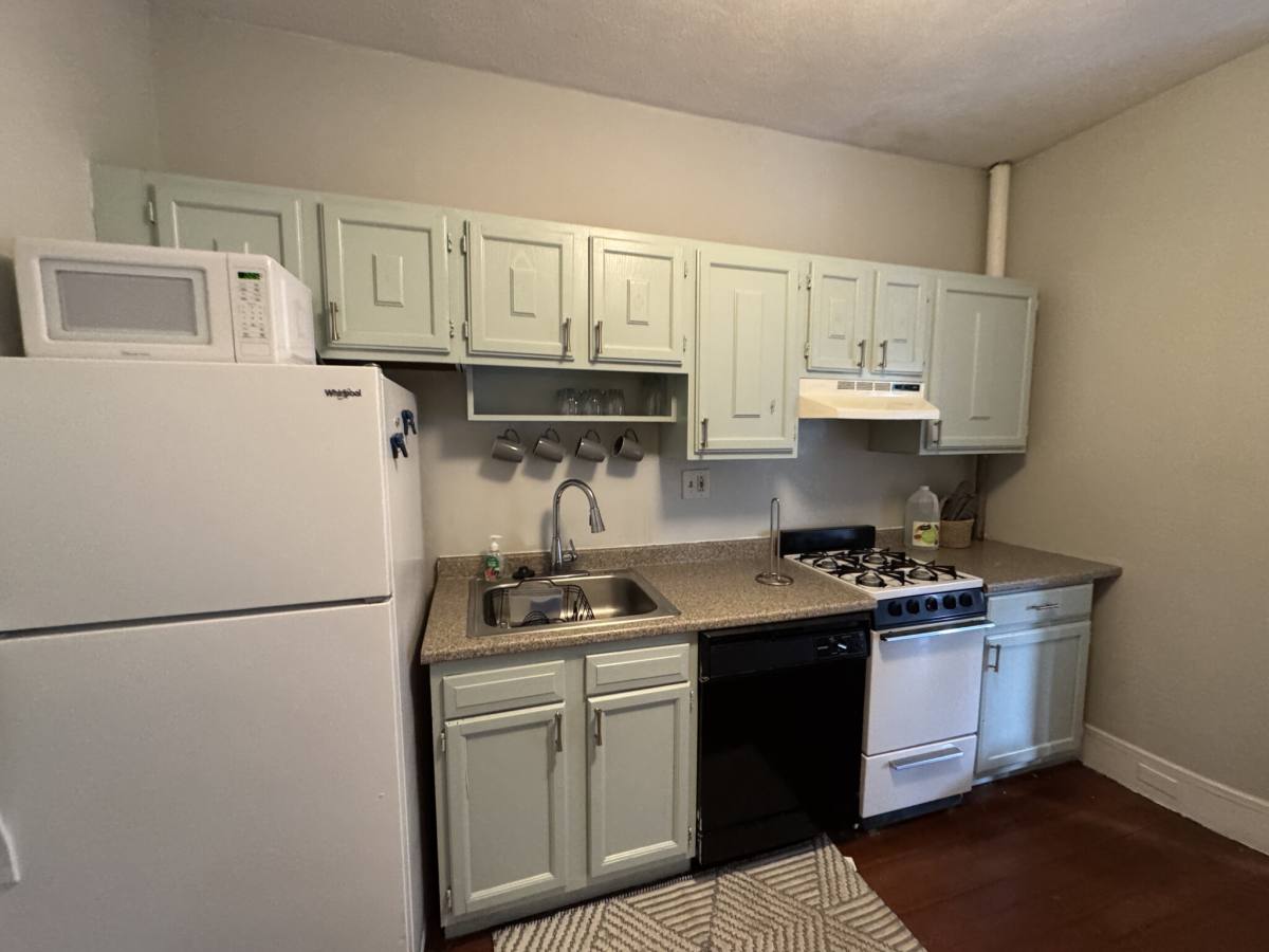 Apartment for rent at 1905 Beacon St #1R, Brookline, MA 02445