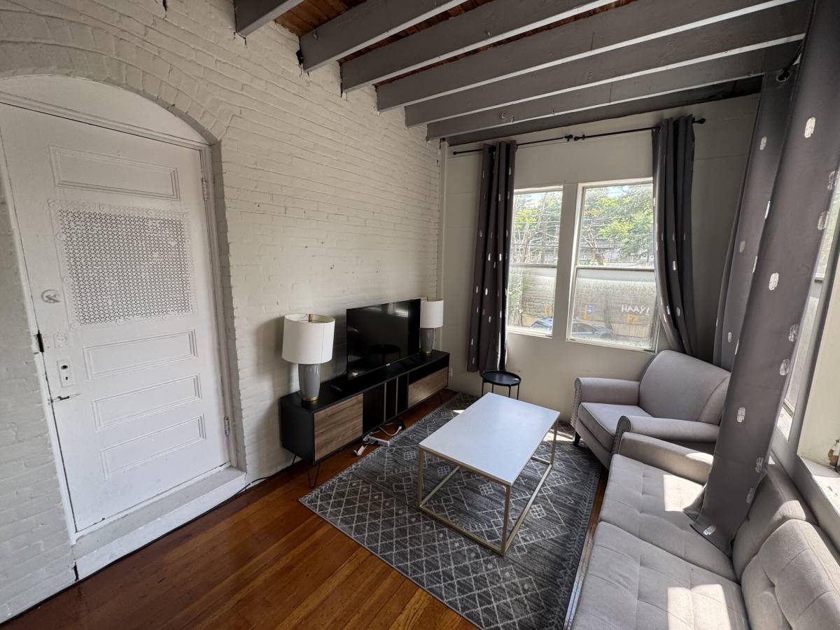 Apartment for rent at 1905 Beacon St #1R, Brookline, MA 02445