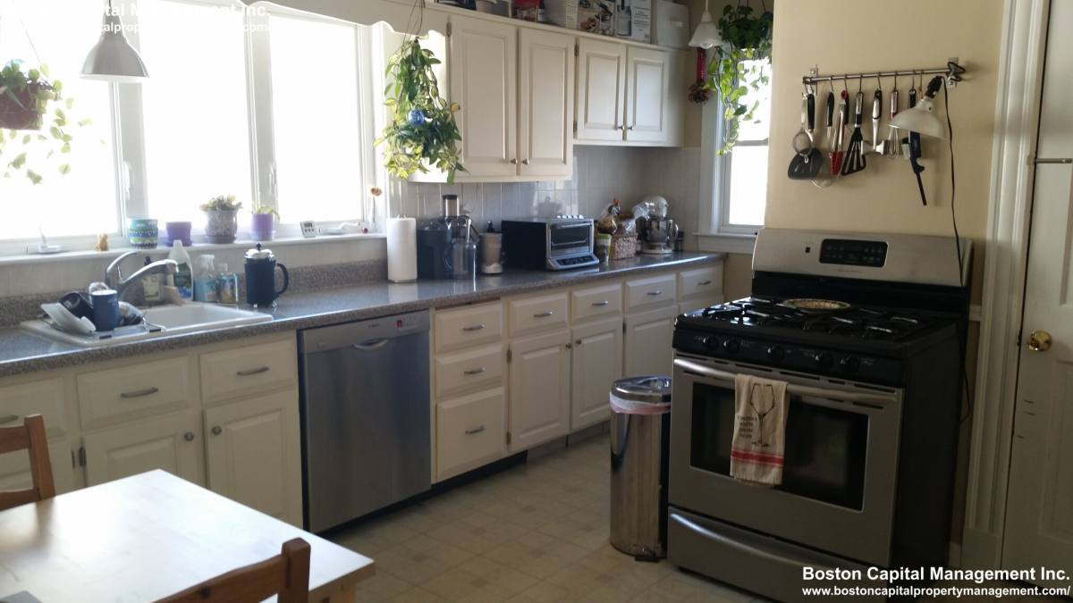 Apartment for rent at 97 W Quincy St, Somerville, MA 02144