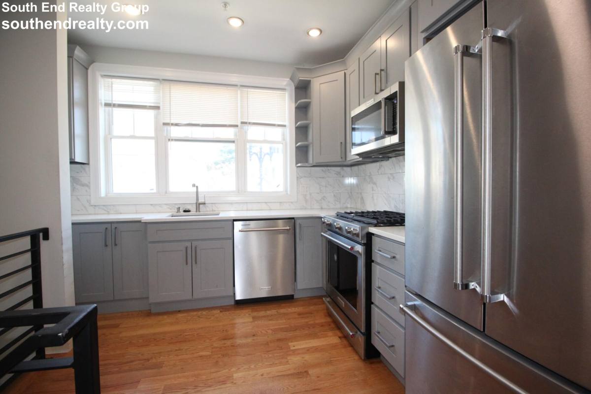 Apartment for rent at 108 Main St, Everett, MA 02149