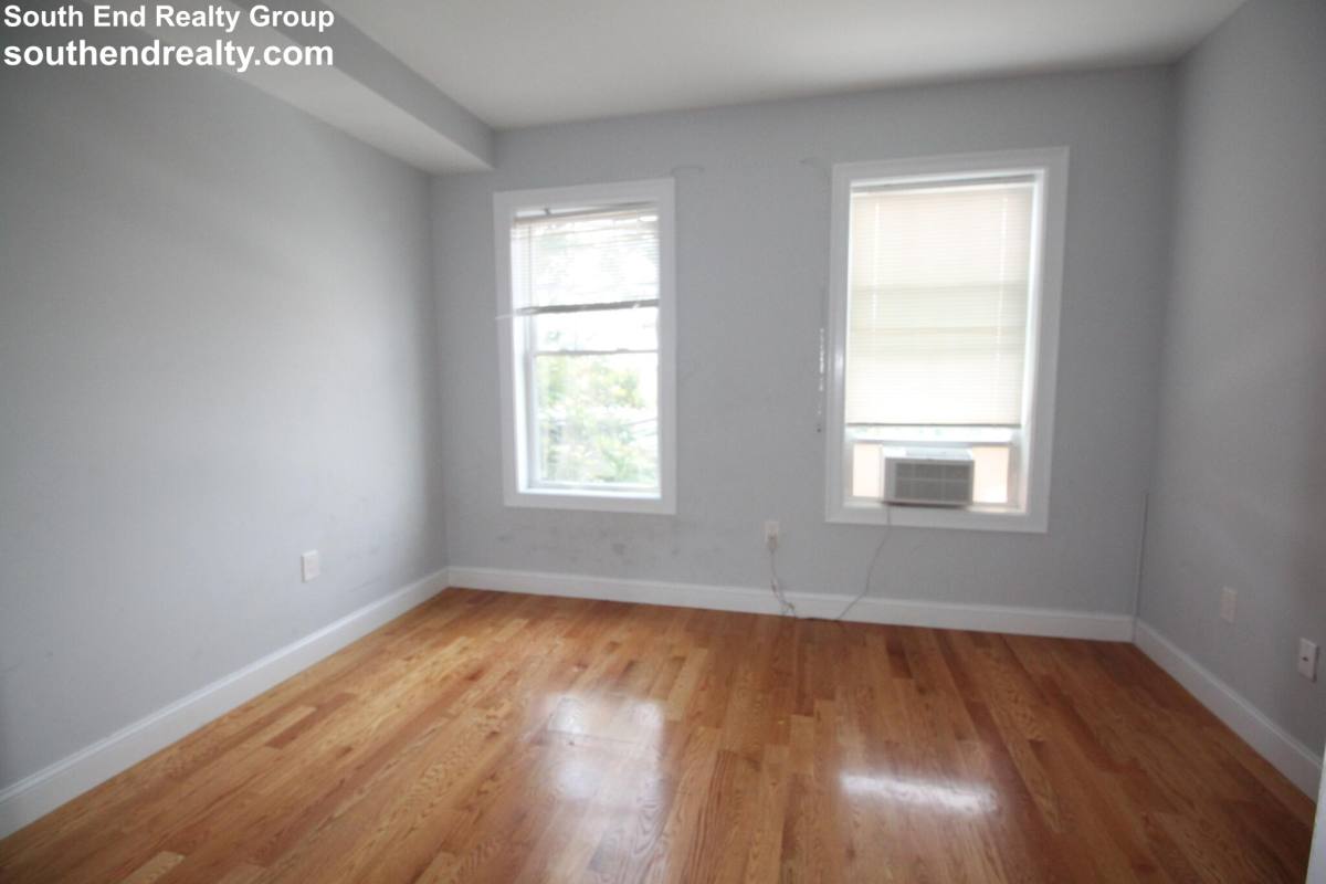 Apartment for rent at 108 Main St, Everett, MA 02149